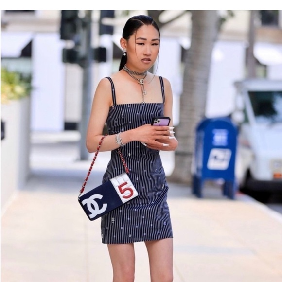 Beautiful Chanel Vintage CC Logo Chocolate Bar Pochette . ๐โค๏ธ๐ค - Picture 10 of 10